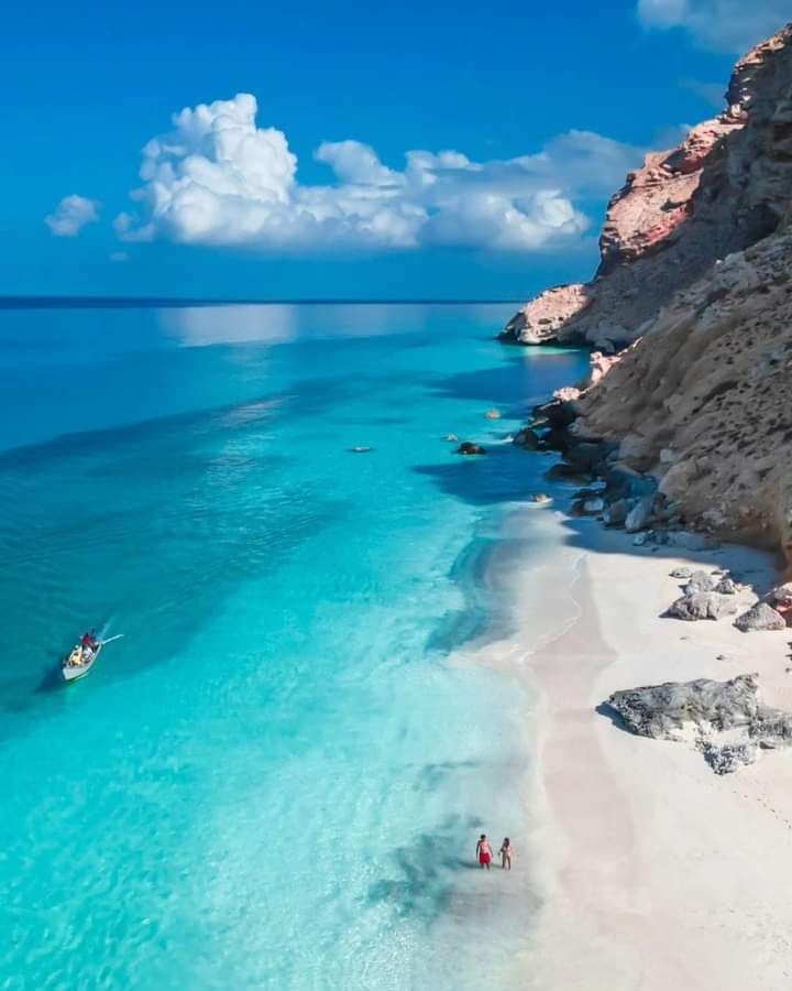 الجزر والبحار